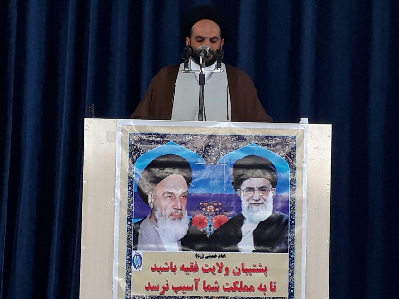 محرم الگوی فداکاری و شهادت