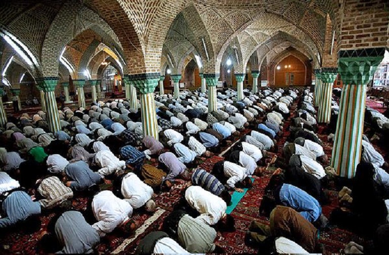 آیین های معنوی رمضان الکریم در استان مرکزی آیین های معنوی رمضان الکریم در استان مرکزی