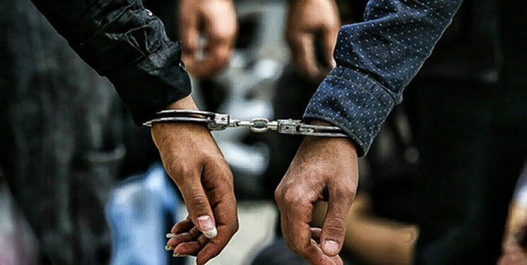 دستگیری ۱۸ سارق و کشف ۱۰۶ فقره سرقت در یزد دستگیری ۱۸ سارق و کشف ۱۰۶ فقره سرقت در یزد