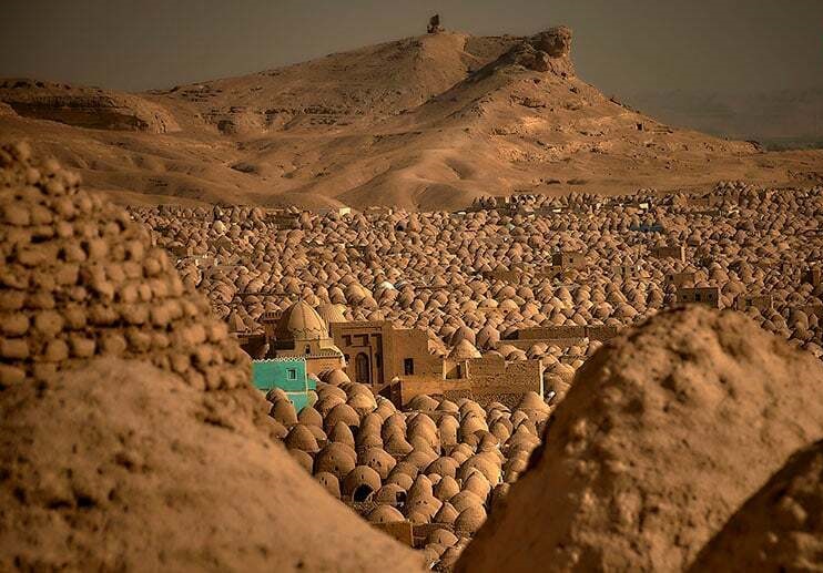 تصاویری از «شهر مردگان» مصر؛ دریای بیپایان قبرها! تصاویری از «شهر مردگان» مصر؛ دریای بیپایان قبرها!