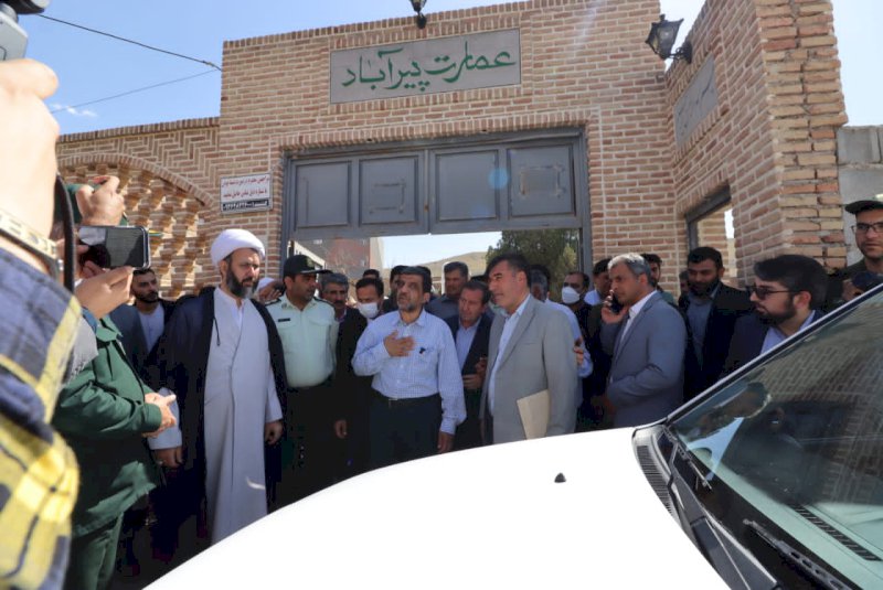لزوم همگونسازی معماری ساختمانهای پیرامون عمارت تاریخی پیرآباد شهر ایلخچی لزوم همگونسازی معماری ساختمانهای پیرامون عمارت تاریخی پیرآباد شهر ایلخچی