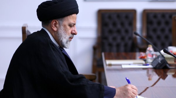 ** پیام رئیس جمهور برای درگذشت پدر شهیدان خرسندیان