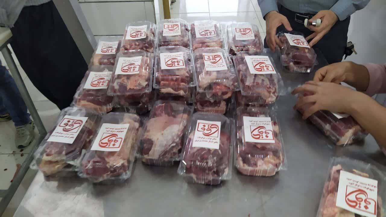 توزیع 500 کیلو گرم گوشت به نیازمندان در سنندج توزیع 500 کیلو گرم گوشت به نیازمندان در سنندج