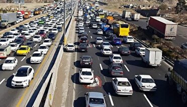 ترافیک در جادههای همدان نیمه سنگین است ترافیک در جادههای همدان نیمه سنگین است