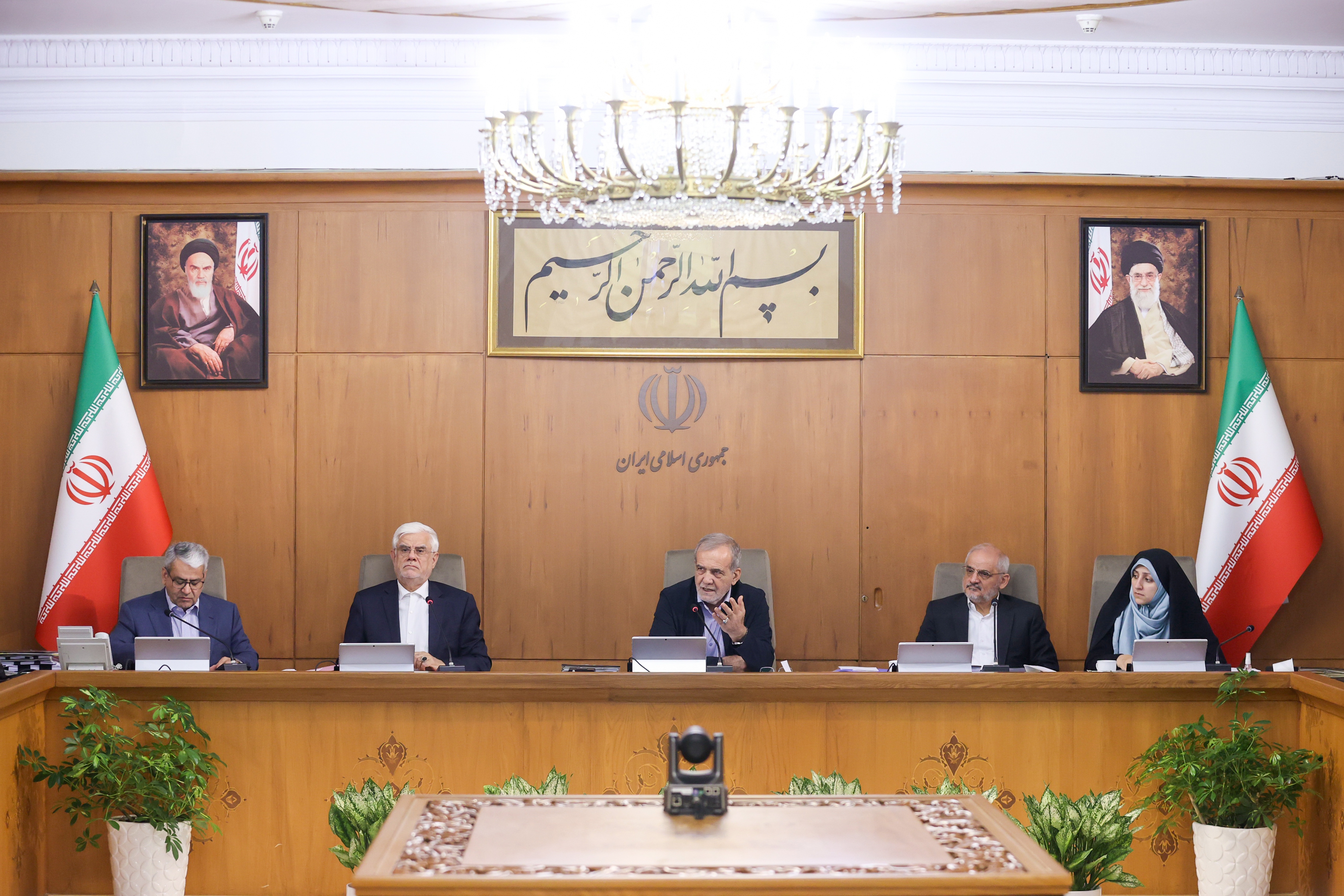تلاش استانداران جدید برای تحقق گفتمان وفاق ملی و به کارگیری مدیران بر اساس توانمندی تلاش استانداران جدید برای تحقق گفتمان وفاق ملی و به کارگیری مدیران بر اساس توانمندی