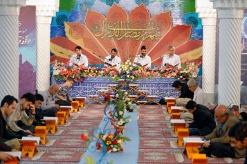 حسینیه سنندج میزبان محفل تلاوت و جزخوانی قرآن کریم