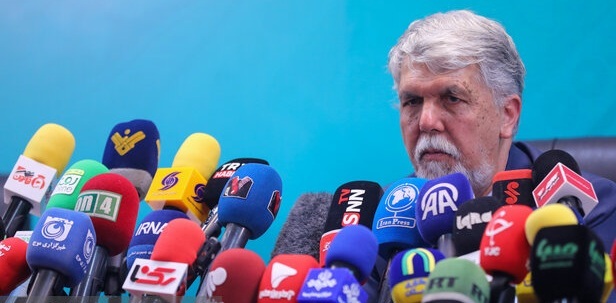 بازدید وزیر ارشاد از بخش خیابانی جشنواره تئاتر فجر بازدید وزیر ارشاد از بخش خیابانی جشنواره تئاتر فجر