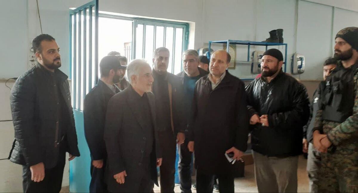 بازدید میدانی رئیس سازمان زندانها از دو مؤسسه کیفری تهران در روز جاری بازدید میدانی رئیس سازمان زندانها از دو مؤسسه کیفری تهران در روز جاری