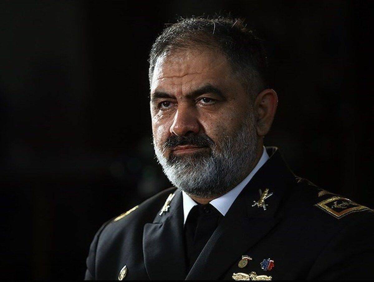 دریادار ایرانی: دشمن بداند با ضربات مهلک تنبیهاش میکنیم دریادار ایرانی: دشمن بداند با ضربات مهلک تنبیهاش میکنیم