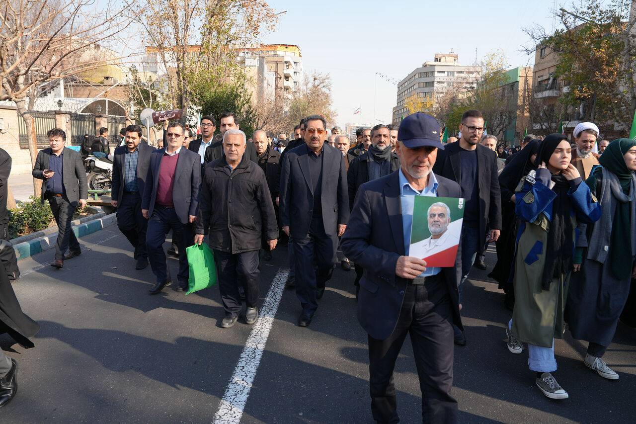 اتابک: راه شهدای ناوشکن دنا و سرداران بزرگ کشور با صلابت ادامه دارد اتابک: راه شهدای ناوشکن دنا و سرداران بزرگ کشور با صلابت ادامه دارد