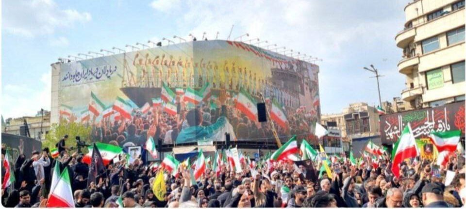 طرح جدید دیوارنگاره میدان انقلاب به یاد شهدای مظلوم ناو دنا طرح جدید دیوارنگاره میدان انقلاب به یاد شهدای مظلوم ناو دنا