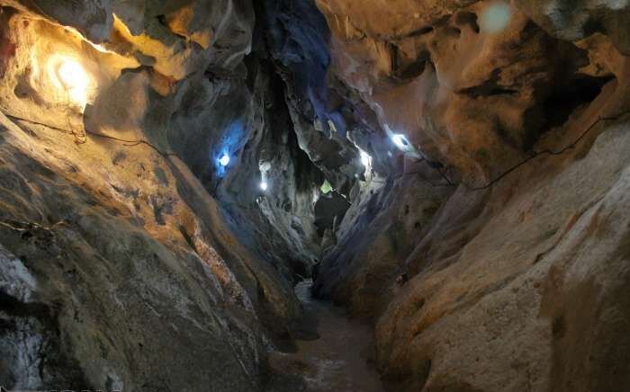 شناسایی بیش از ۱۸ غار در شهرستان مهاباد شناسایی بیش از ۱۸ غار در شهرستان مهاباد
