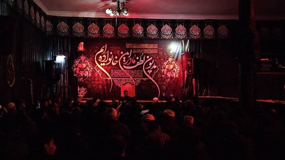 مراسم عزاداری شهادت حضرت فاطمه زهرا(س) در سنندج مراسم عزاداری شهادت حضرت فاطمه زهرا(س) در سنندج