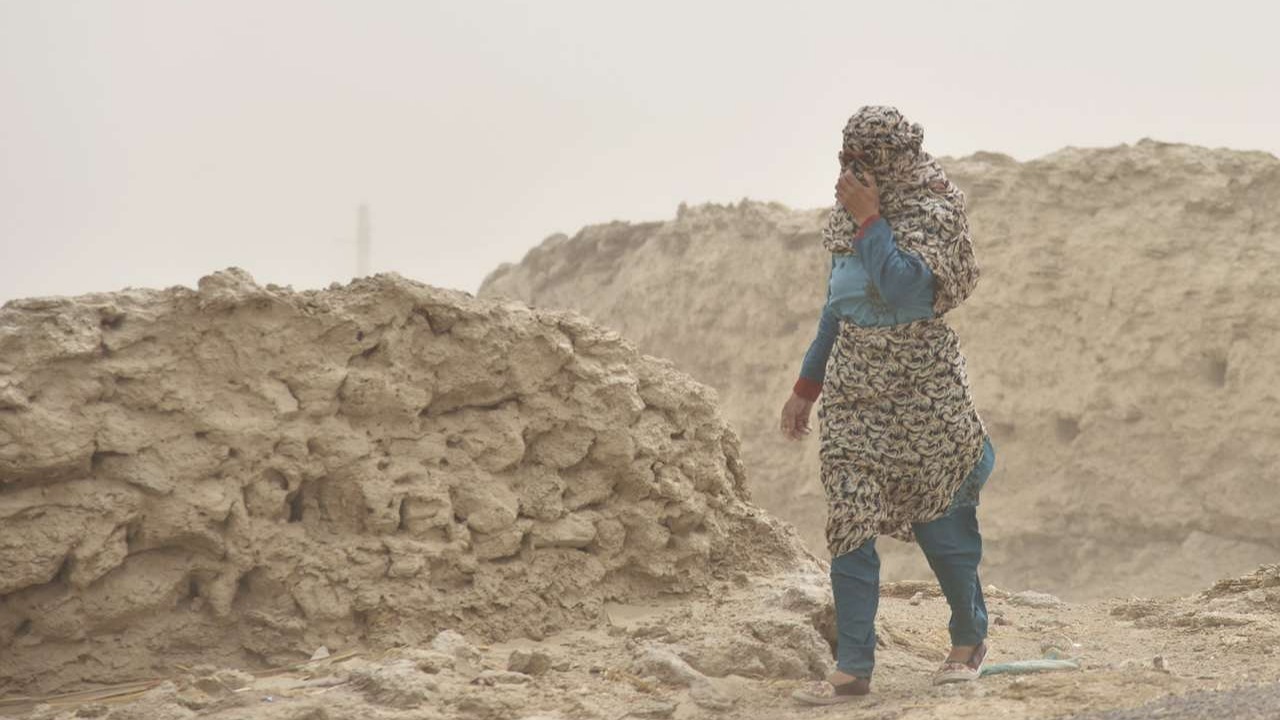 کاهش دما و خیزش گرد و خاک در شمال و مرکز سیستان و بلوچستان کاهش دما و خیزش گرد و خاک در شمال و مرکز سیستان و بلوچستان