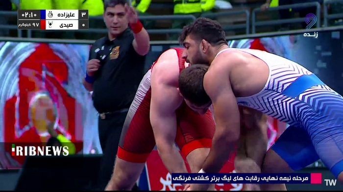 دوبنده پوشان فرنگی کار قم بر بام کشتی ایران ایستادند دوبنده پوشان فرنگی کار قم بر بام کشتی ایران ایستادند
