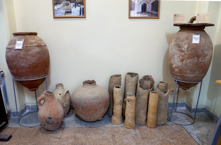 نگهداری آثاری از دوران اشکانی در موزه اسدآباد نگهداری آثاری از دوران اشکانی در موزه اسدآباد
