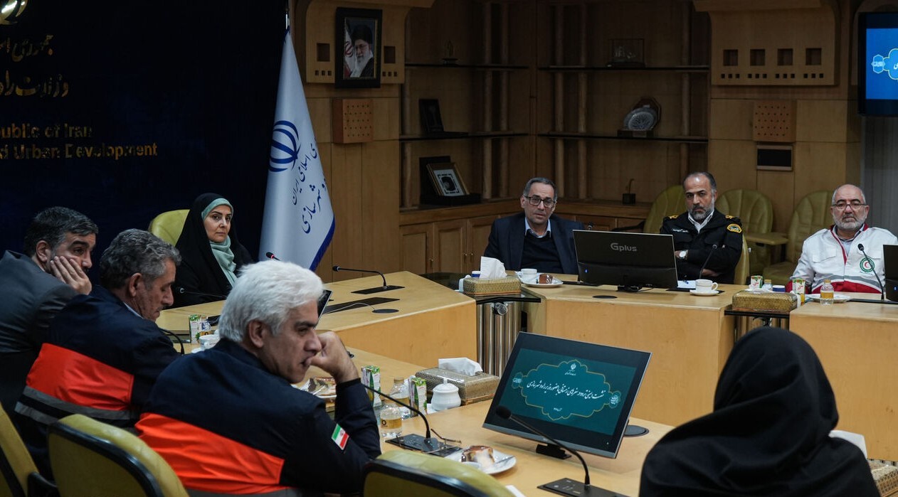 نشست اضطراری وزیر راه در پی هشدار قرمز بارش‌های سنگین در چهار استان