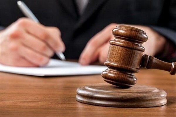 وکیل دادگستری در خانه قربانی خشونت شد