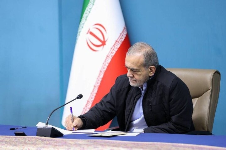 پزشکیان: قدردان همه پرستاران، پزشکان و کادر درمان هستم پزشکیان: قدردان همه پرستاران، پزشکان و کادر درمان هستم