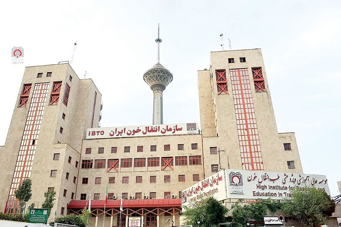 تقدیر از فداکاری کارکنان انتقال خون در ایام جنگ تحمیلی