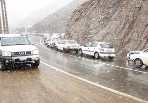بارش برف در برخی گردنههای همدان ادامه دارد بارش برف در برخی گردنههای همدان ادامه دارد