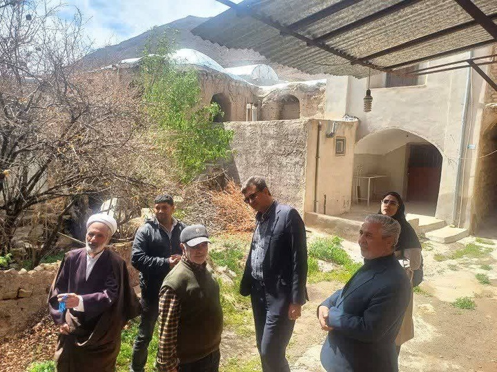 مرمت قلعه تاریخی روستای بنیز در استان یزد