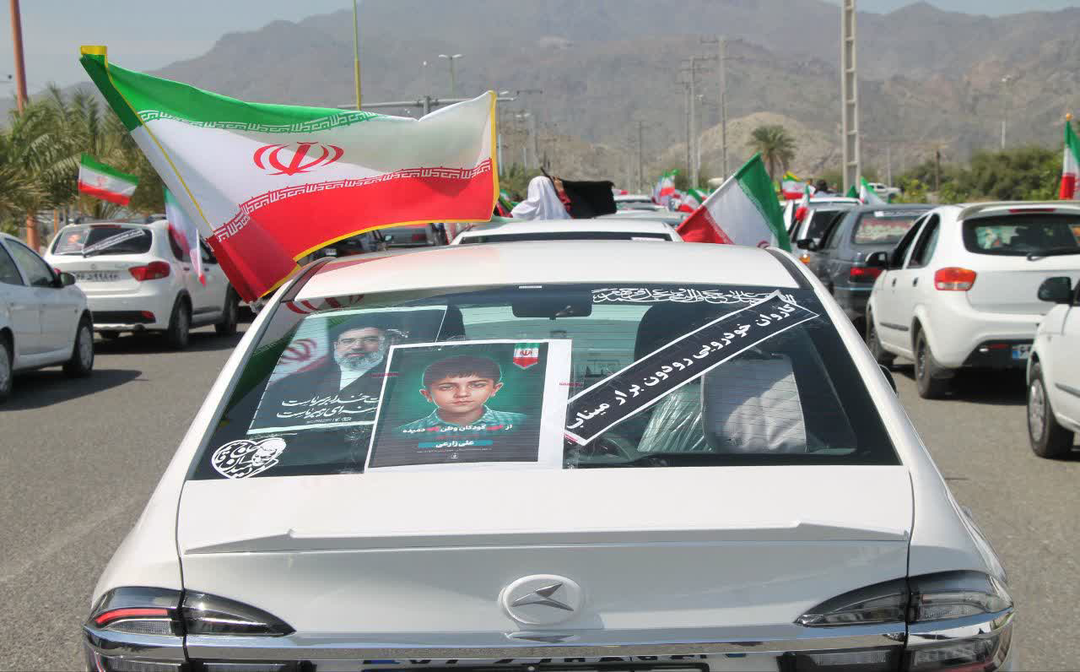اعزام کاروان خودرویی راهیان نور به گلزار شهدای دانش آموز میناب اعزام کاروان خودرویی راهیان نور به گلزار شهدای دانش آموز میناب