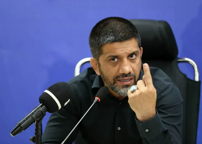 انتقاد تند دبیر از مناف هاشمی انتقاد تند دبیر از مناف هاشمی