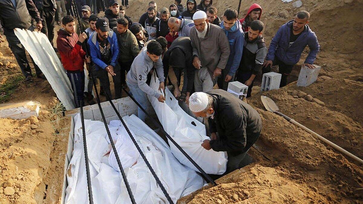 شمار شهدای غزه به ۷۲ هزار و ۵۸۷ نفر رسید شمار شهدای غزه به ۷۲ هزار و ۵۸۷ نفر رسید