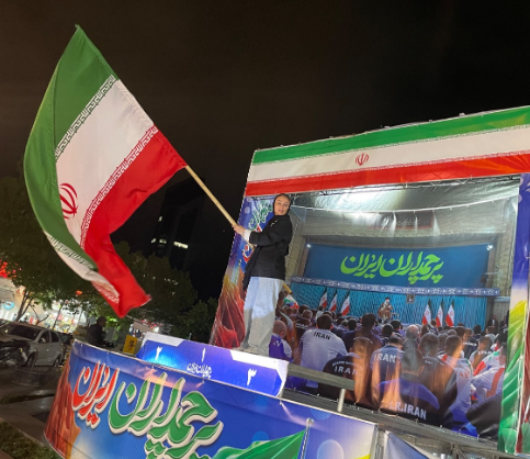 پویش پرچم شبکه ورزش به قهرمانان هندبال و کشتی رسید