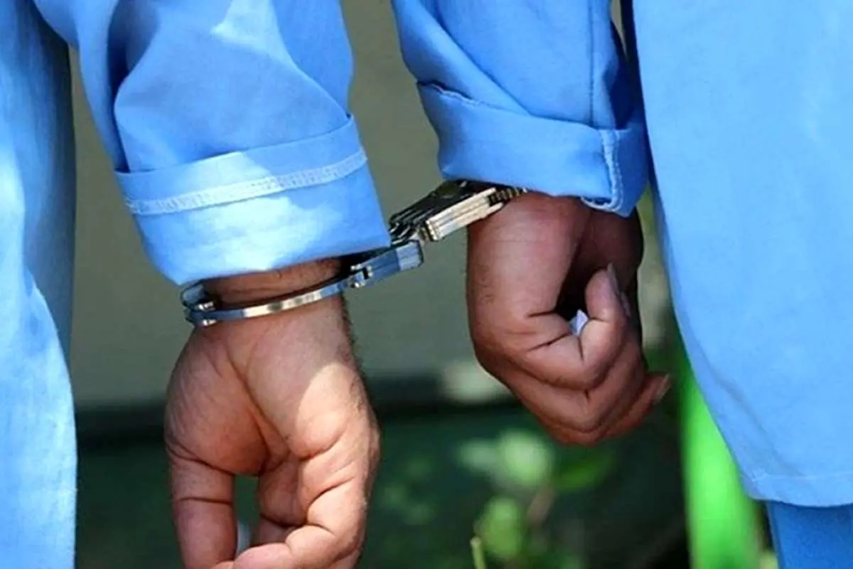 دستگیری سارق منزل در کازرون دستگیری سارق منزل در کازرون