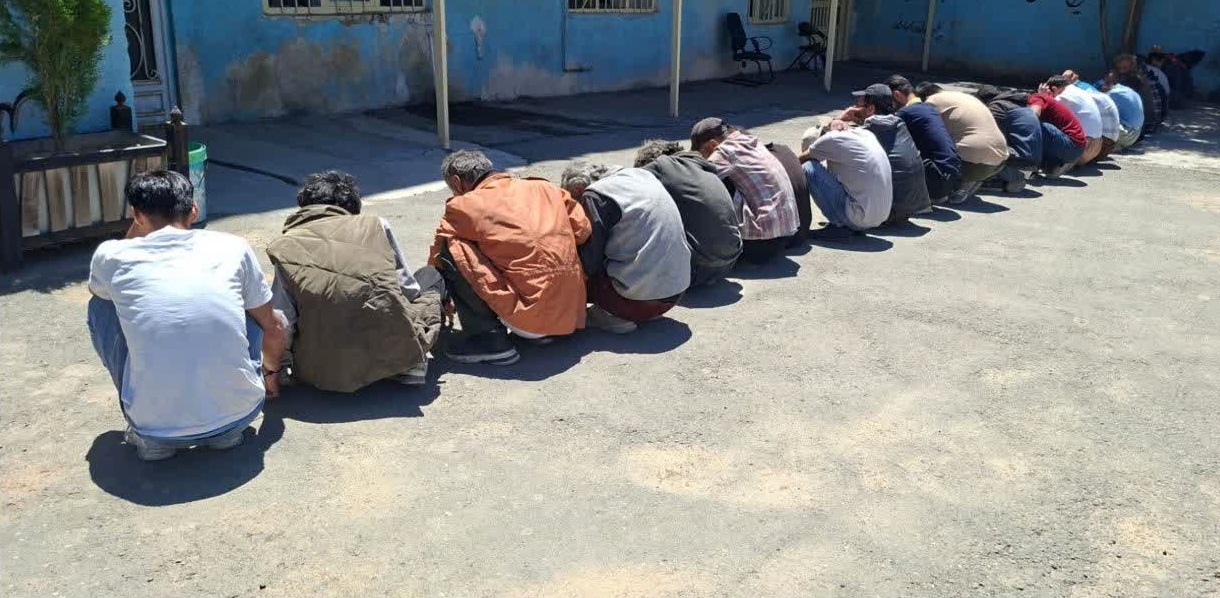دستگیری ۴۶ معتاد متجاهر و کشف ۳.۷ کیلو مواد مخدر در بوکان دستگیری ۴۶ معتاد متجاهر و کشف ۳.۷ کیلو مواد مخدر در بوکان