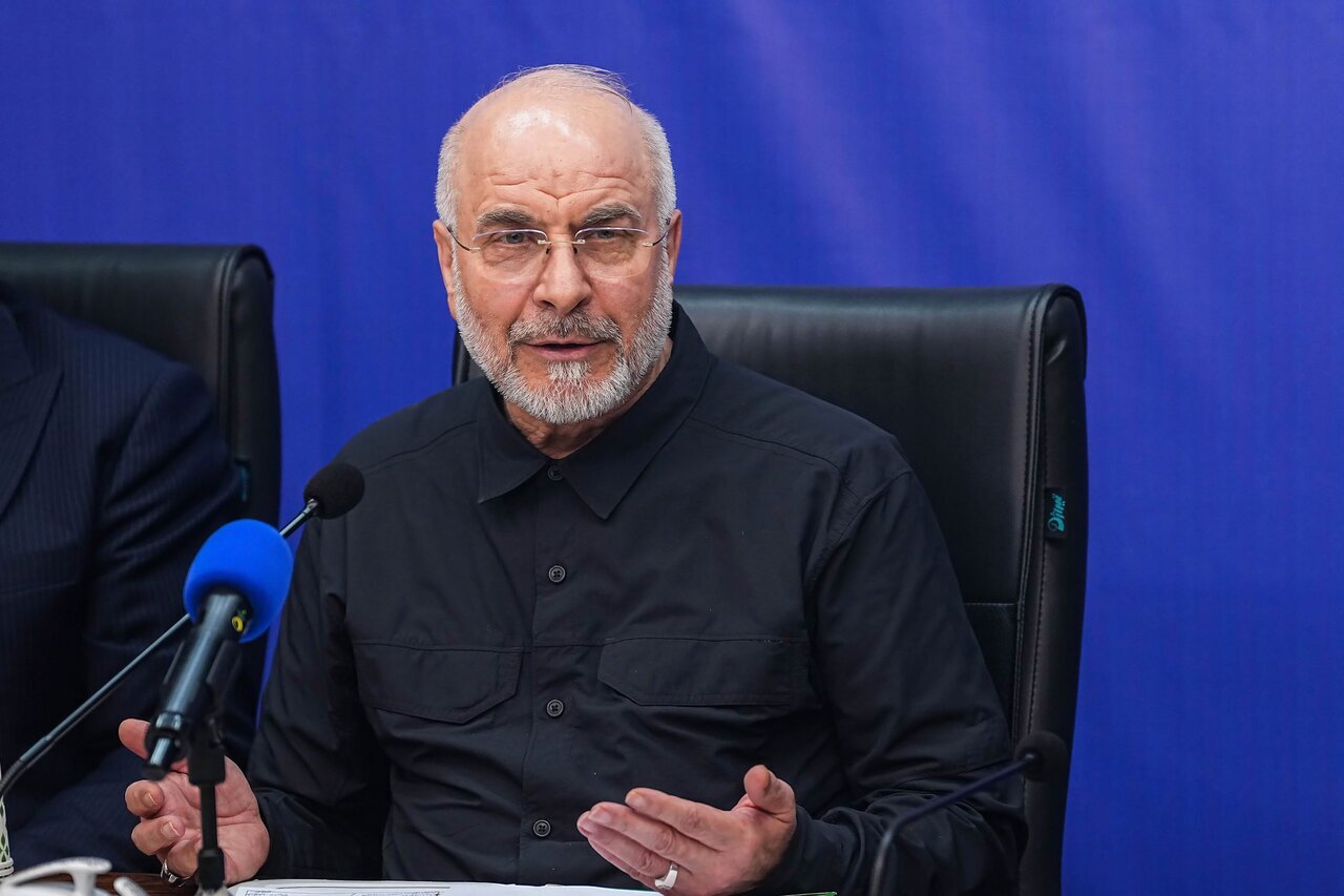 قالیباف: ایران و چین محور بلوکهای جدید منطقهای خواهند بود قالیباف: ایران و چین محور بلوکهای جدید منطقهای خواهند بود