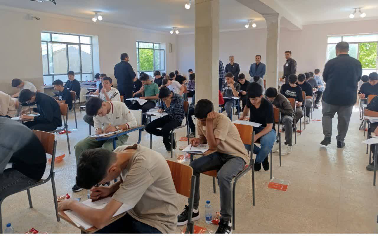 برگزاری آزمون سمپاد در سلماس با رقابت بیش از یک هزار دانشآموز برگزاری آزمون سمپاد در سلماس با رقابت بیش از یک هزار دانشآموز