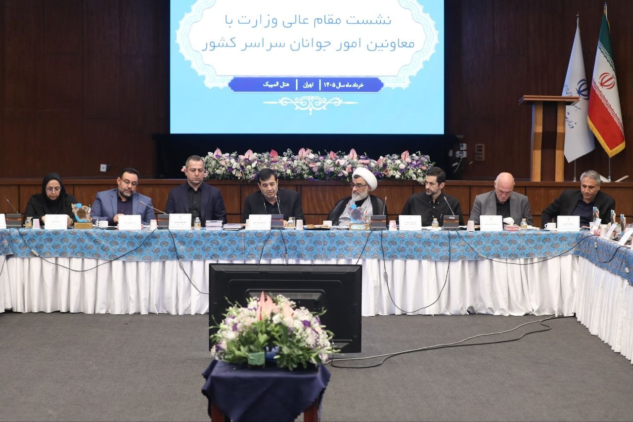 برنامه‌های جوانان نباید به مراکز استان‌ها محدود شود