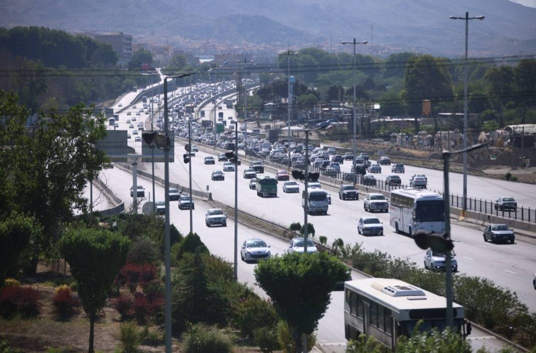 ترافیک سنگین در آزادراه‌های منتهی به پایتخت و هراز