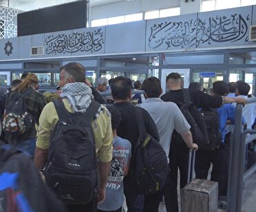 مرز مهران در تب‌وتاب محرم؛ عبور ۸۰ هزار زائر