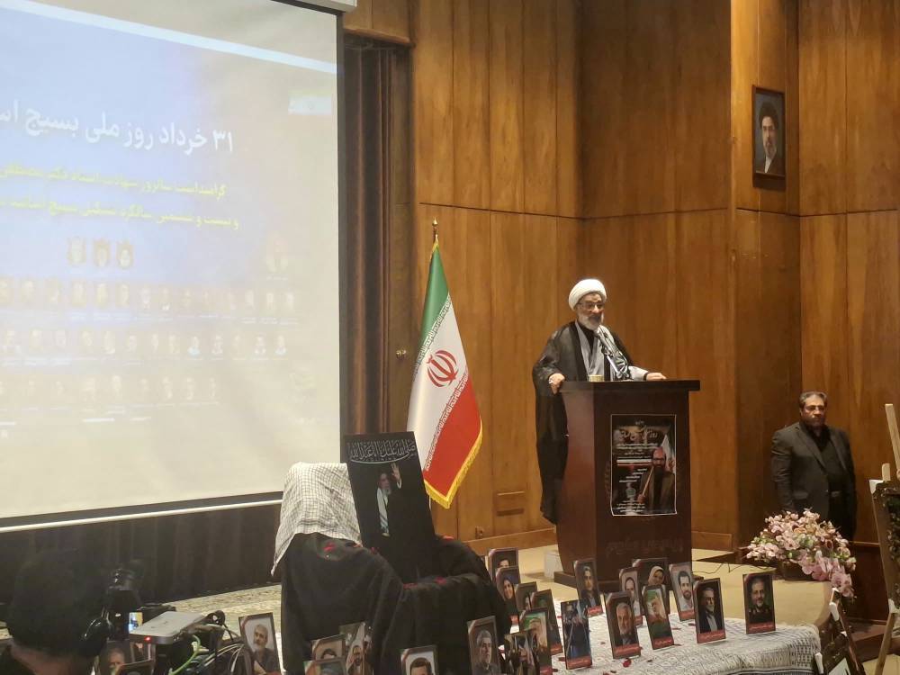 شهید چمران، استاد بسیجی که در عرصه‌های علمی، فرهنگی حضوری مؤثر و مستمر داشت