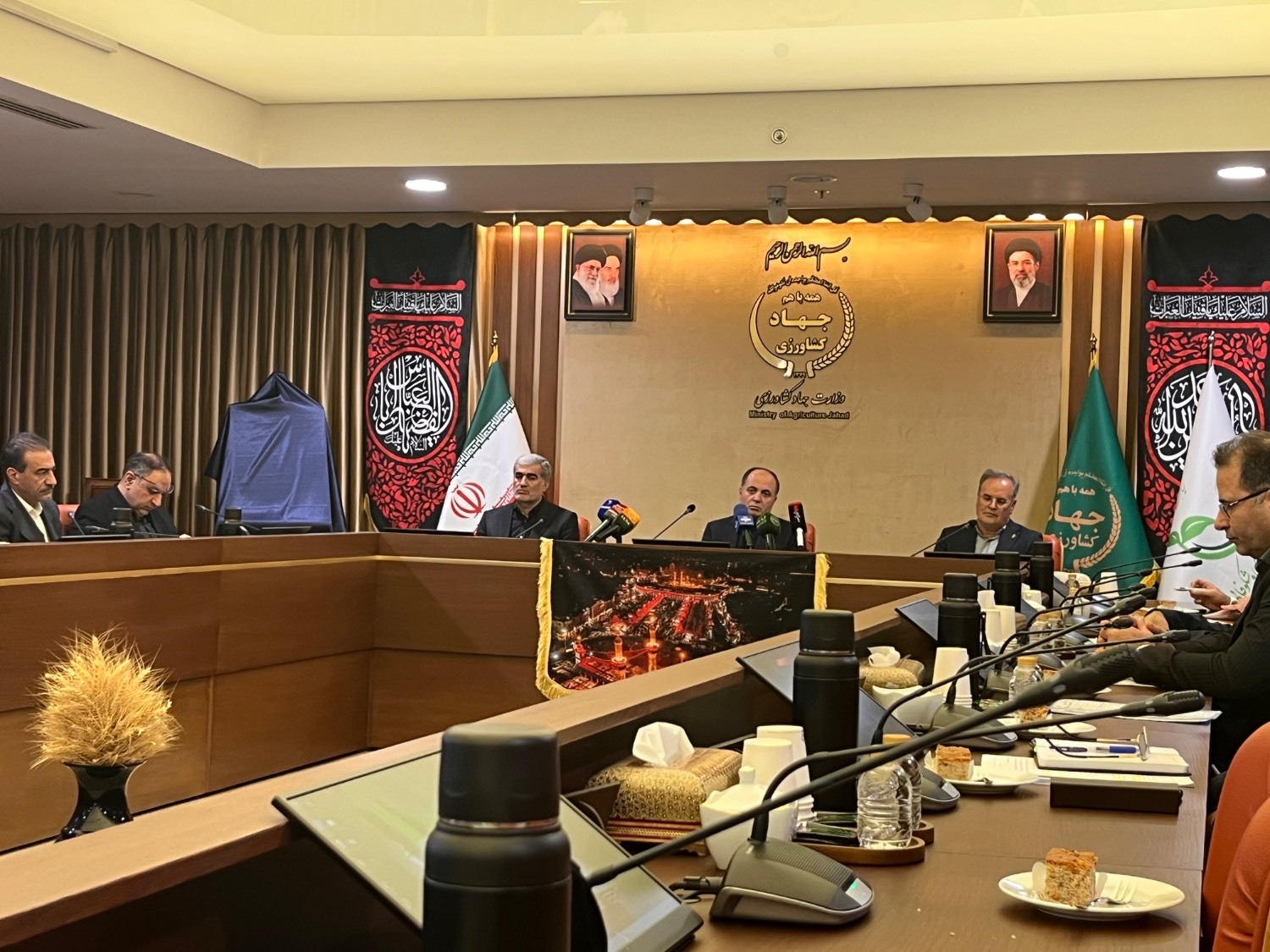 ** رونمایی از فراخوان‌های برنامه تکمیل زنجیره تولید بذر و واکسن طیور و آبزیان