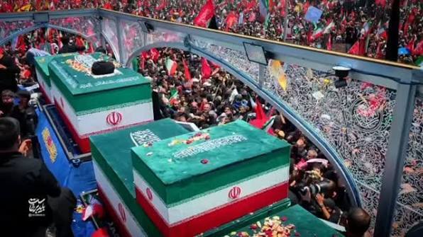 قدردانی سپاه لرستان از حضور مردم در مراسم بدرقه و وداع آقای شهید ایران قدردانی سپاه لرستان از حضور مردم در مراسم بدرقه و وداع آقای شهید ایران